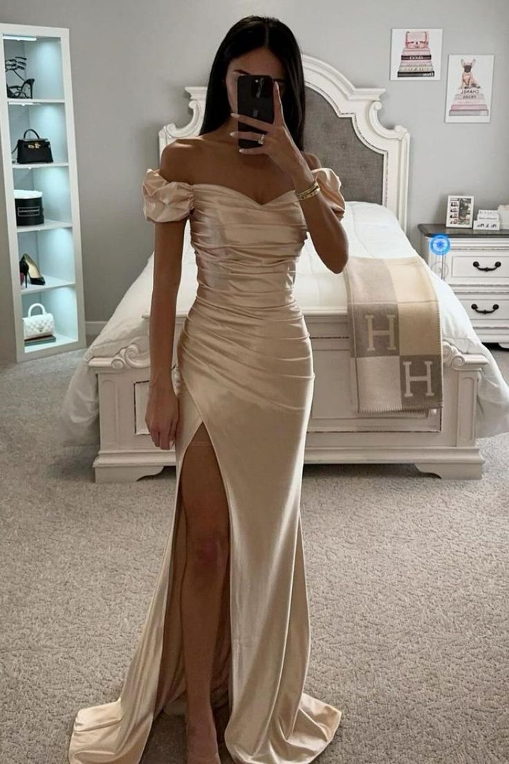 Champagne Dress Prom, Prom Dresses Beige, Vestidos Champagne, Prom Dress Cream, Cream Prom Dress, Champagne Prom Dresses, White Prom Dress Long, Off Shoulder Sleeves, Champagne Prom Dress