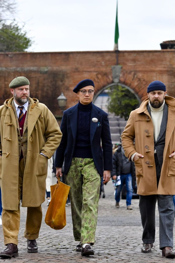 Beret Outfit Men, Beret Outfit, Pitti Uomo Street Style, Sartorial Style, Street Style Fall Winter, Duffel Coat, Der Gentleman, Street Style Fall, Man Outfit