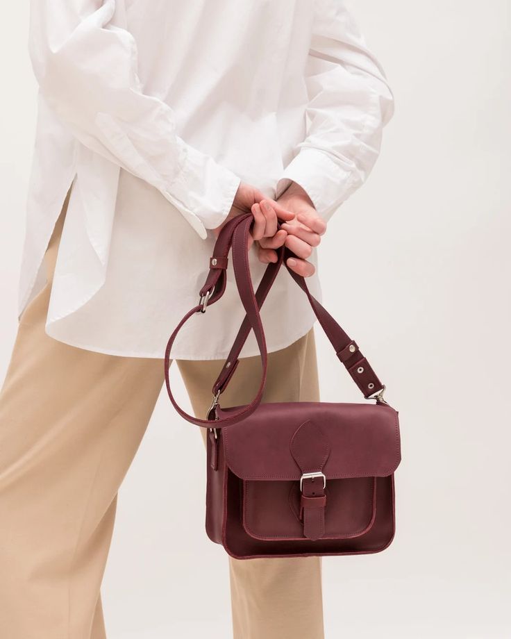 26+ Must-have Preppy Capsule Wardrobe Essentials For Your Daily Preppy Outfits - Rozaliee Burgundy Bag, Small Leather Purse, Leather Hip Bag, Capsule Wardrobe Essentials, Shoulder Belt, Small Messenger Bag, Leather Product, Women Crossbody Bag, Small Crossbody Purse