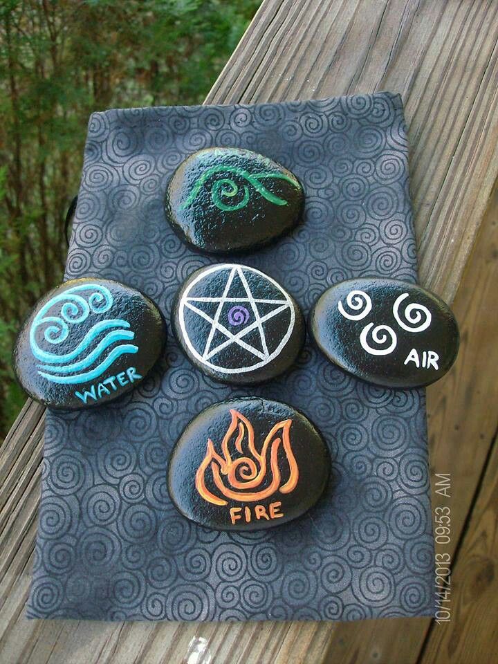 Painted rocks. Pagan Witch Wiccan craft inspiration Whimsigoth Garden, Diy Witchcraft, Wiccan Crafts, Pagan Crafts, Witchy Crafts, Pagan Witch, 5 Elements, Kitchen Witch, Dessin Adorable