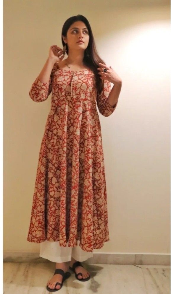 Kalamkari Dresses, Simple Kurta Designs, Designer Kurti Patterns, Simple Kurti Designs, Casual Indian Fashion, Salwar Kamiz, Modest Dresses Casual, Trendy Dress Outfits, Kurti Designs Party Wear