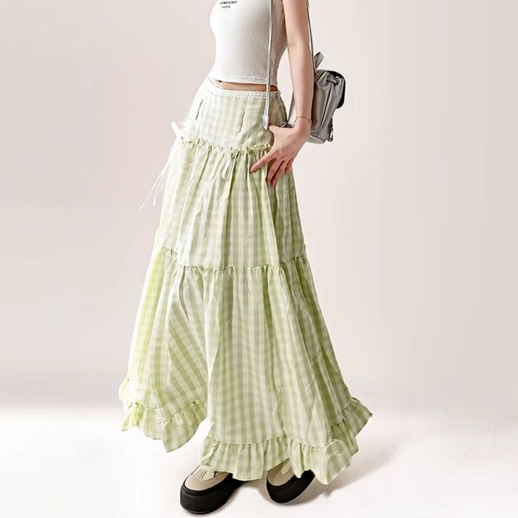 Z-315-07 Spring Green Skirted Bottoms, Green Skirted Bottoms For Spring, Spring Vacation High Waist Skirt, High Waist Skirt For Spring Vacation, Casual Skirt For Vacation, High-waist Bottoms For Summer Picnic, High-waist Summer Bottoms For Picnic, Green Maxi Skirt With Pockets For Spring, Casual Green Skirt