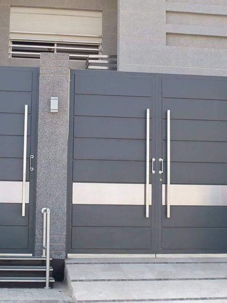 Front/Main gate/door that bring a stylish appeal to your home. Modern Front Gate Design, Pagar Modern, Iron Main Gate Design, Gate Design Ideas, Modern Main Gate Designs, Home Gate Design, Gate Wall Design, Gate Designs Modern, Grill Gate Design