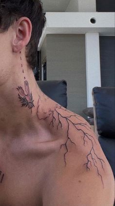 Tattoo On Collar Bone Men, Male Collarbone Tattoo, Men’s Collarbone Tattoos, Mens Collar Bone Tattoo, Lighting Tattoo Shoulder, Men Collar Bone Tattoo, Collarbone Tattoo Men, Collar Bone Tattoo For Men, Collar Tattoo