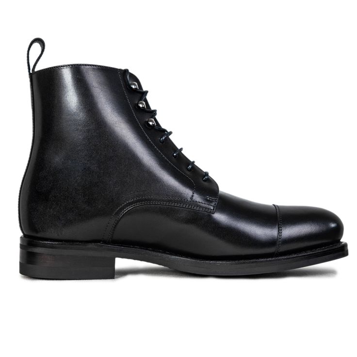 This cap toe boot from Idrese is the perfect wardrobe essential for all men. These boots can take beating with the best of them, and our full grain Italian leather will age perfectly. Look out for the Goodyear welted, Danite studded sole. Suitable for all terrain making this the perfect dress boot and outdoors boots. Whether you’re a cotton shirt and jeans kind of guy or a flannels and tweed kind of gent, this jumper boot is the everyday boot for you. Upper: Full-grain Italian leather Sole: Dain Classic Cap Toe Chelsea Boots For Fall, Classic Cap Toe Lace-up Boots With Reinforced Heel, Formal Plain Toe Lace-up Boots For Winter, Formal Lace-up Boots With Plain Toe For Winter, Formal Winter Lace-up Boots With Plain Toe, Fitted Cap Toe Lace-up Boots With Leather Sole, Fitted Leather Sole Cap Toe Boots, Fitted Cap Toe Boots, Leather Sole Cap Toe Boots