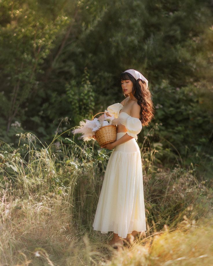 April Style Outfit, Fairy Garden Dress Aesthetic, Fall Cottagecore Photoshoot, Cottagecore Photoshoot Aesthetic, Stefanie Core Aesthetic, Dark Cottage Core Photoshoot, Cottagecore Editorial, Soft Girl Photoshoots, Content Day Photography