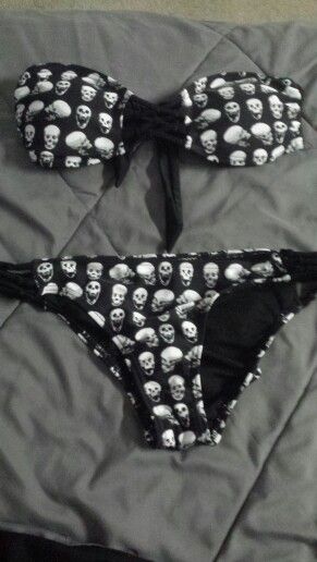 hot topic skull bikini Emo Bathing Suits, Skull Clothes, Baithing Suits, Black Skeleton, Skull Clothing, Cute Bathing Suits, Skull Fashion, Gothic Outfits, Long Boots