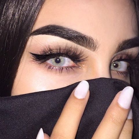 Pinterest: ♡ @itsalexxa1 How To Do Eyeshadow, Modeling Clothes, Eyeshadow Tutorial For Beginners, Eyeshadow For Blue Eyes, Eyelash Growth Serum, Eye Makeup Steps, Eyelash Growth, Natural Eyes, Gorgeous Eyes