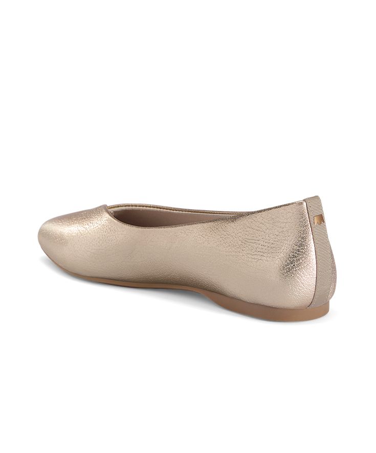 Goldfinches are full of love and positivity; and when you wear our Goldfinch flat, you may just understand why. The most versatile shoe in the world, this gold pointed-toe flat pairs great with all kinds of moments and has a habit of letting drinks turn into dinner. Pointed gold ballet flat with 8 mm heel Crafted of premium Nappa leather No-slip rubber sole for indoor + outdoor wear 7 layers of cloud-like comfort in every footbed | The Goldfinch - Gold Birdies Flats Elegant Metallic Closed Toe Flats, Gold Pointed Toe Flats For Workwear, Elegant Gold Leather Ballet Flats, Metallic Flats For Formal Occasions, Spring Formal Gold Pointed Toe Flats, Gold Pointed Toe Ballet Flats For Party, Spring Gold Leather Flats, Gold Leather Ballet Flats For Formal Occasions, Gold Leather Flats For Spring