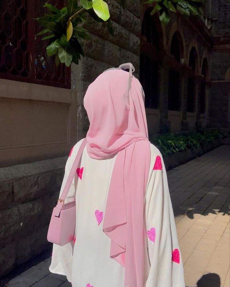 Pink Hijab Outfit, Girls Dpz Stylish, Pink Hijab, Abaya Design, Hijab Abaya, Embroidery Fashion Detail, Butterfly Quotes, Modest Fashion Hijab, Stylish Aesthetic