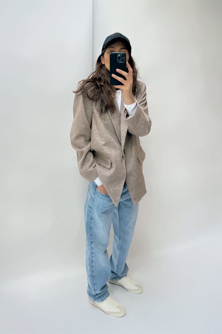 Jeans Blazer Outfit, Hoodie Blazer, Korean Outfit Street Styles, Herringbone Blazer, Blazer Outfit, Old Money Style, Blazer Outfits, Comfortable Outfits, Lapel Collar