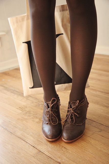 Brown Elf Shoes, Soul Aesthetic, Hipster Shoes, Lace Oxfords, Cold Fashion, Elf Shoes, Mori Kei, Rock Outfits, Oxford Heels