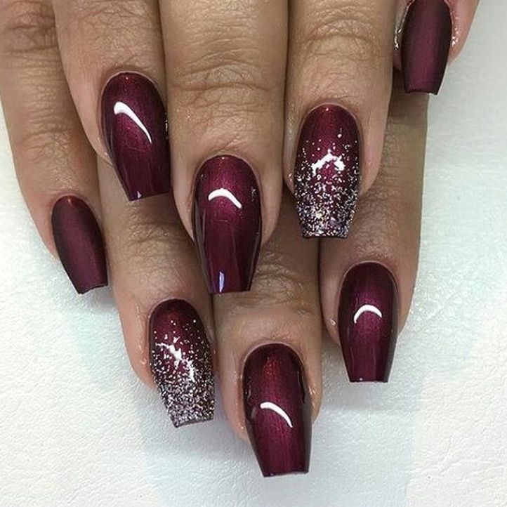 Shimmer Nail Art, Burgundy Nail Art, Burgundy Nail Designs, Red Stiletto Nails, Unghie Sfumate, Wine Nails, Maroon Nails, Red Acrylic Nails, Nail Art Glitter