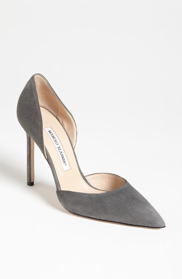 Manolo Blahnik Grey Pumps, Manolo Blahnik Heels, Hello Lover, Fashionable Shoes, Classical Style, Gorgeous Shoes, Fabulous Shoes, Feel Pretty, Shoe Closet