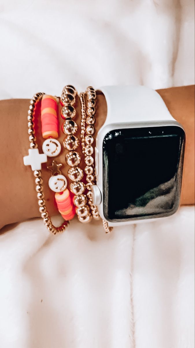 Preppy Brackets, Bracelets And Apple Watch, Preppy Apple Watch, Preppy Jewlery, Jewelry Preppy, Preppy Pictures, Preppy Accessories, Preppy Bracelets, Apple Watch Bracelets