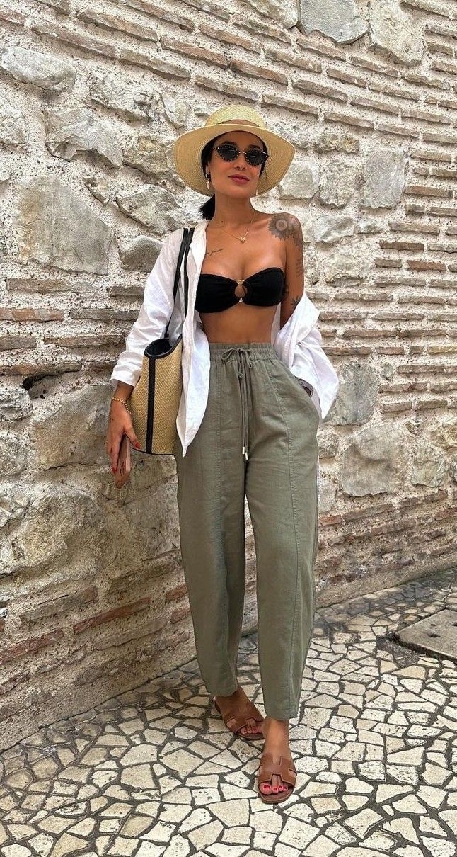 Miami Clothes Outfit Ideas, Maderia Portugal Outfits, Albania Outfit Ideas, Holiday Wear For Women Summer, Hawaii Outfit Inspo Summer, Palm Springs Outfit Summer, Looks Cancun, Cozumel Outfits, Cabo Outfit Ideas