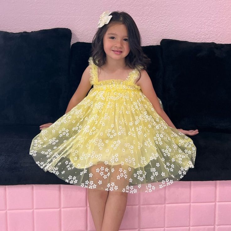 Twirl. Spin. Play Your little's dreams will come true with this pretty little daisy print tulle dress! _________________________________________________ Cotton and Tulle Fabric Dreams Will Come True, Sunny Dress, Dress Cotton, Daisy Print, Sherpa Jacket, Tulle Fabric, Tie Dress, Tulle Dress, Stay Warm