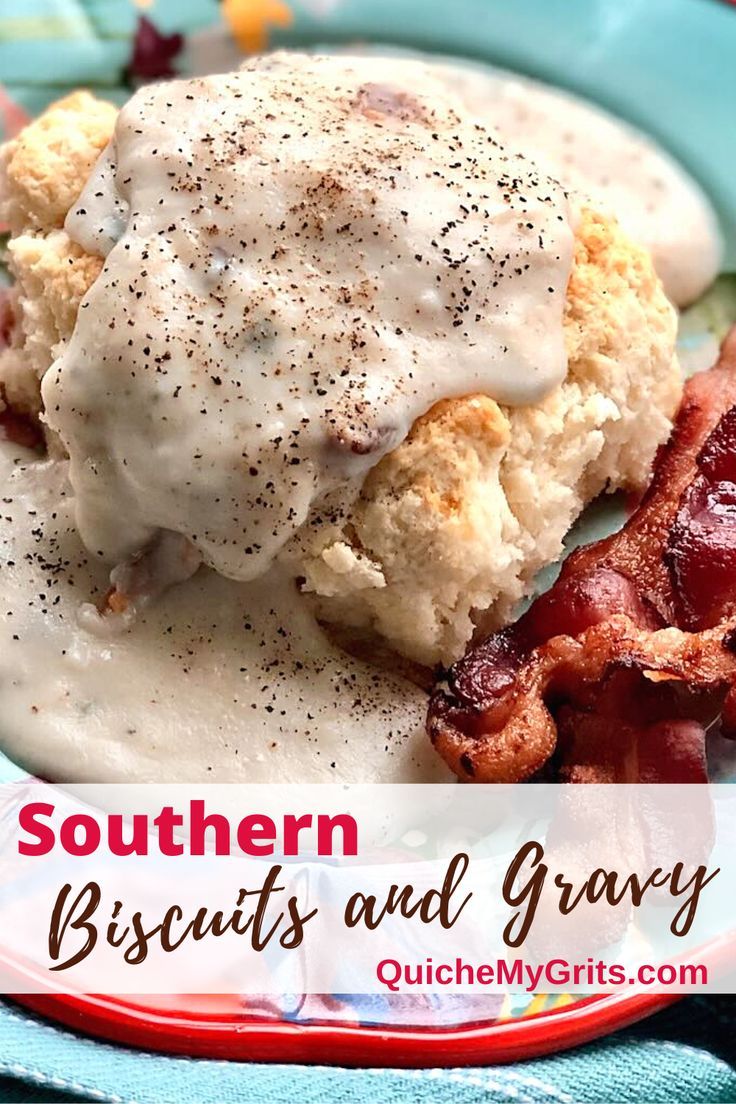 A plate with a cathead biscuit covered in gravy. Southern White Gravy, Southern Biscuits And Gravy, Steak And Mashed Potatoes, Caramel Sticky Buns, Country Fried Chicken, Chicken Biscuits, Bacon Gravy, Biscuits Gravy, Country Gravy