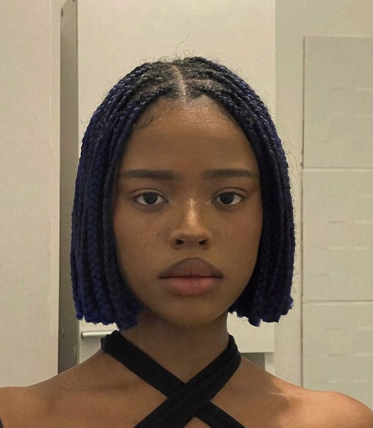 Blue Braids, Box Braids Bob, Short Box Braids Hairstyles, Short Box Braids, Box Braids Hairstyles For Black Women, Pelo Afro, Short Braids, Girls Hairstyles Braids, Girls Braids