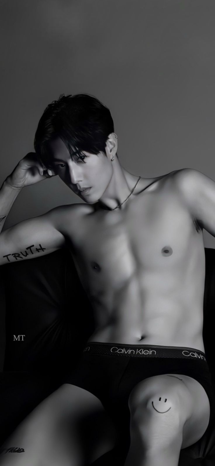 Mark Tuan Calvin Klein, Mark Tuan Abs, Boyfriend Aesthetics, Smart Man, Filipino Boy, Spicy Romance, Asian Men Fashion, Got7 Mark Tuan, Male Models Poses