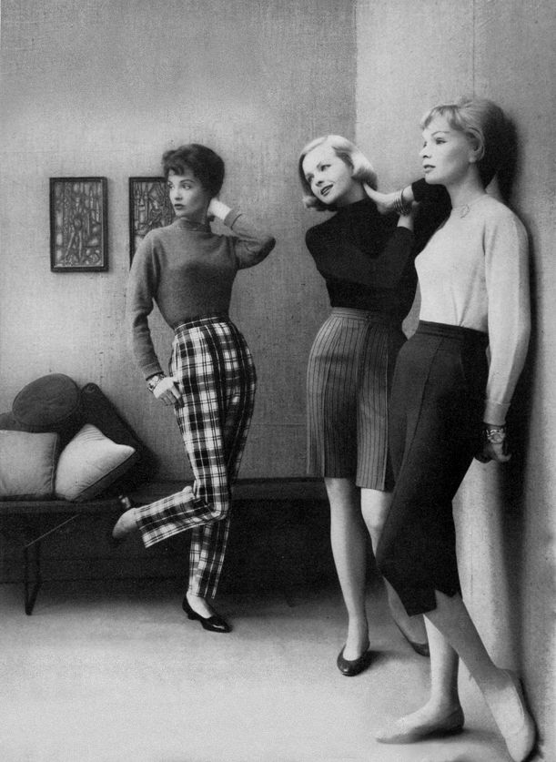 Super cute 1958 outfits. Love Capri and cigarette pants! 70s Mode, Vintage Fashion 1950s, Three Women, Look Retro, Fashion 1950s, 1950s Style, 1960s Fashion, Moda Vintage, 60s Fashion