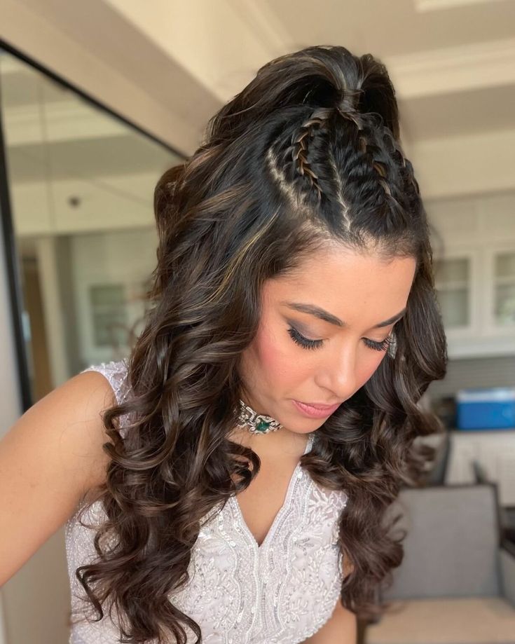 Navratri Hairstyles Ponytail, Curl Hairstyles With Braids, Half Ponytail With Braid, Half Curls Hairstyles, Hairstyles Easy For Wedding, Short Hair Hairstyles For Curly Hair, Braided Ponytail Hairstyles Wedding, Simple Hairstyles For Long Hair For Wedding, Easy Curls Hairstyles