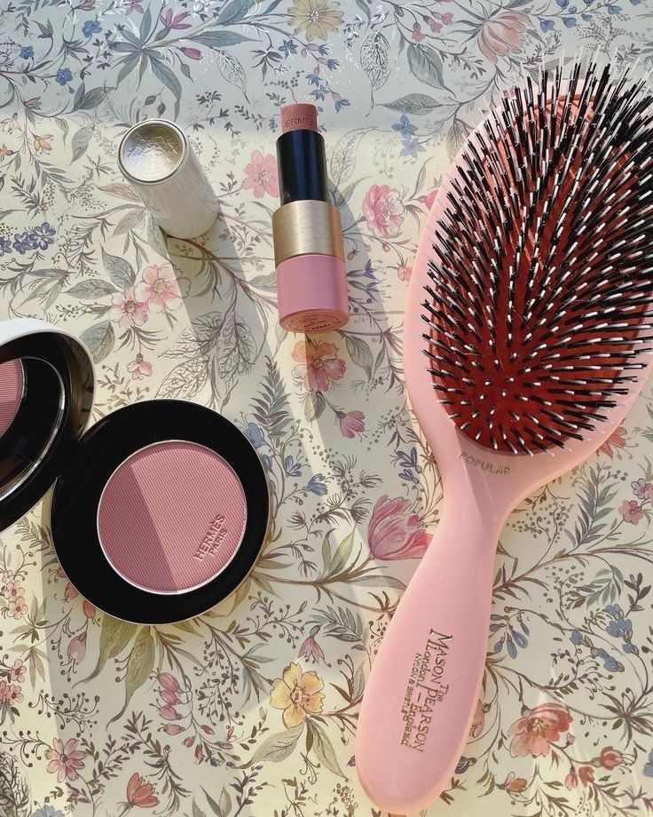 Mason Pearson Brush, Mason Pearson, Purse Essentials, Pink Vibes, Skin Routine, Hair Care Routine, Just Girly Things, Fitness Beauty, Pink Aesthetic