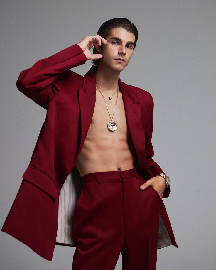 Red Suit Male, Art Style Outfit, Photoshoot Makeup, Queer Fashion, Mens Outfit Inspiration, Trendy Fashion Tops, Red Suit, Fashion Suits For Men, Men Fashion Casual Outfits