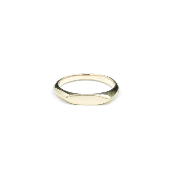 Discover the charm of our mini retro diamond-shaped signet ring, meticulously casted in 100% recycled brass or sterling silver. Choose between a matte (slightly oxidized and semi-polished for a more 'worn' rustic look) or polished (shiny) finish to suit your style. Each ring is made to order - please allow 2-3 weeks production time for personalized craftsmanship. Available in any metal and size, including 1/4 and 1/2 sizes. For custom sizes or gold pricing inquiries, please reach out to us. (Gol Silver Signet Ring, Gold Price, Diamond Shaped, Sample Sale, Vintage Diamond, Signet Ring, Ring Bracelet, Earring Necklace, Ring Necklace