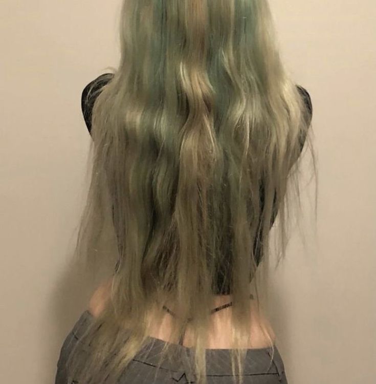 Y2k Hair, Green Highlights, Hair Streaks, Pretty Hair Color, Hair Aesthetic, Dye My Hair, Jairzinho, Cool Hair, Hair Inspiration Color