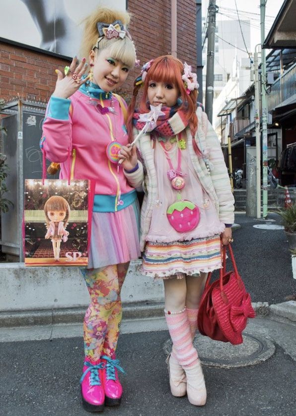 Kawaii Alt, Harajuku Decora, Harajuku Street Style, How To Have Style, Tokyo Streets, Kawaii Outfits, Kei Visual, Harajuku Tokyo, Modern Clothes