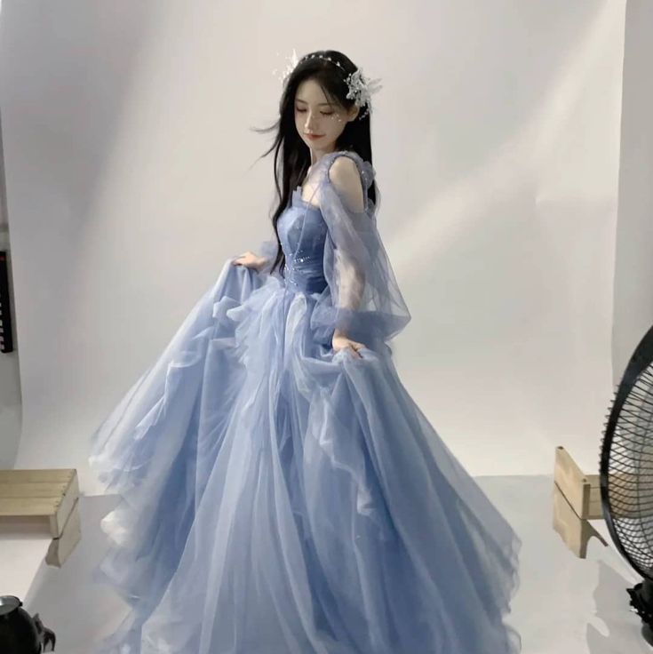 Prom Dresses Chinese, Asian Prom Dress, Gaun Abad Pertengahan, Debut Dresses, Chinese Dresses, Classy Prom Dresses, Modest Dresses Casual, Cute Dress Outfits, Fantasy Dresses