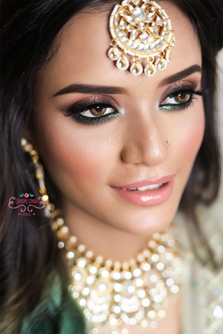 Makeup by Chandni Singh Green Makeup Looks Indian, Dark Green Indian Outfit, Mehendi Makeup Looks, Shimmer Eyeshadow Looks, Mehendi Makeup, Green Suit Women, Wedding Make Up Inspiration, 2024 Makeup, Indian Makeup Looks