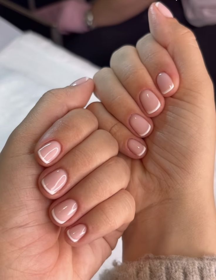 French Tip Gel Nails, Natural Nails Manicure, Gel Nails French, Short French, Short Gel Nails, French Manicure Nails, Subtle Nails, Simple Gel Nails, Work Nails