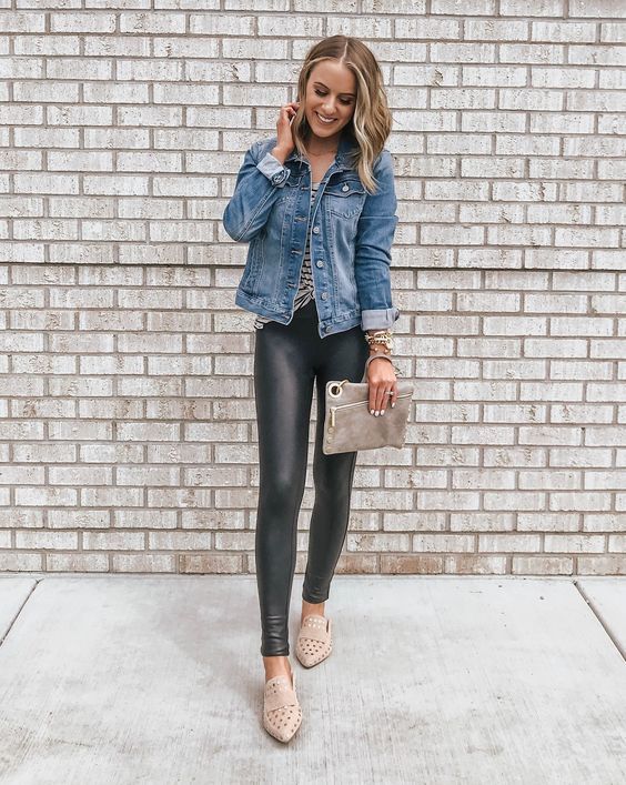 35 BEST Shoe Looks to Wear with Leather Leggings! How To Wear Faux Leather Leggings, Style Faux Leather Leggings, Outfits Leggins, Faux Leather Leggings Outfit, Leather Leggings Outfit, Pleather Leggings, Look Legging, Black Leather Leggings, Fall Transition Outfits