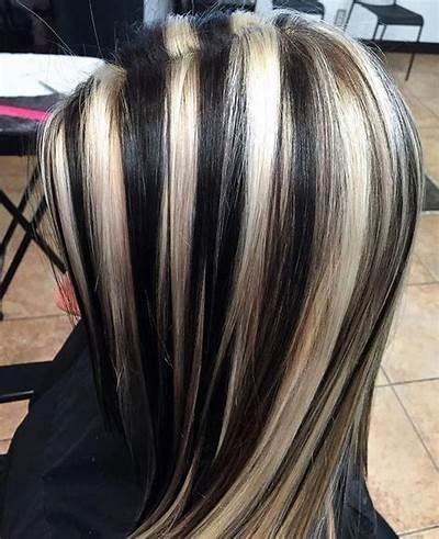 Black Hair With Thick Highlights, Brown W Highlights Hair, Calico Hair Chunky, Chunky Highlights Colorful, Medium Chunky Highlights, Hair Color With Black Hair, Chunky Highlights For Dark Brown Hair, Black Hair Chunky Highlights, Chunky Highlights On Black Hair