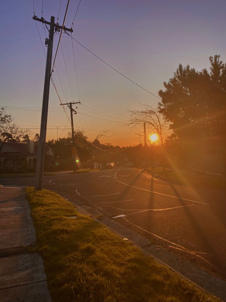 Golden hour Suburban Photography, Suburban Legends Aesthetic, Suburban Mom Aesthetic, 1960s Suburbia Aesthetic, Urban Sunset, Summer Suburbs Aesthetic, California Suburbs Aesthetic, Suburban Aesthetic, Golden Hour Aesthetic