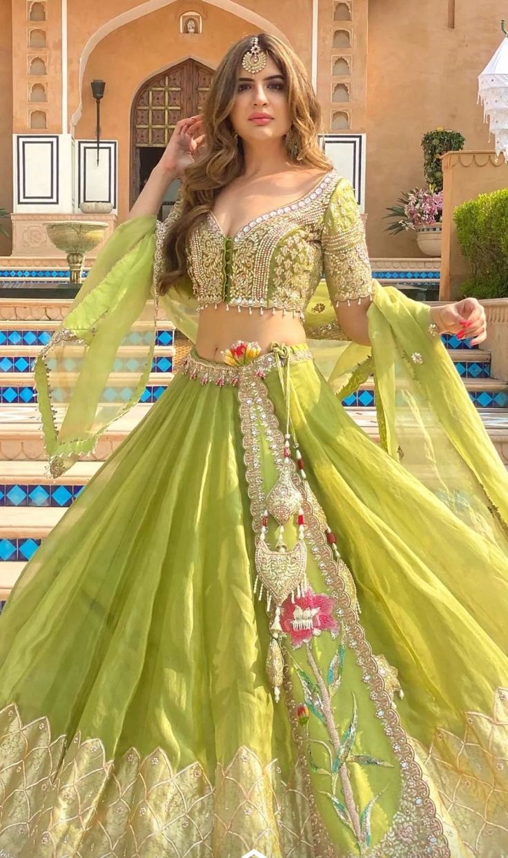 Latest Bridal Lehenga Designs, Best Indian Wedding Dresses, Royal Romance, Mehndi Outfit, Haldi Function, Indian Bridesmaid Dresses, Bridal Lehenga Designs, Function Dresses, Latest Bridal Lehenga