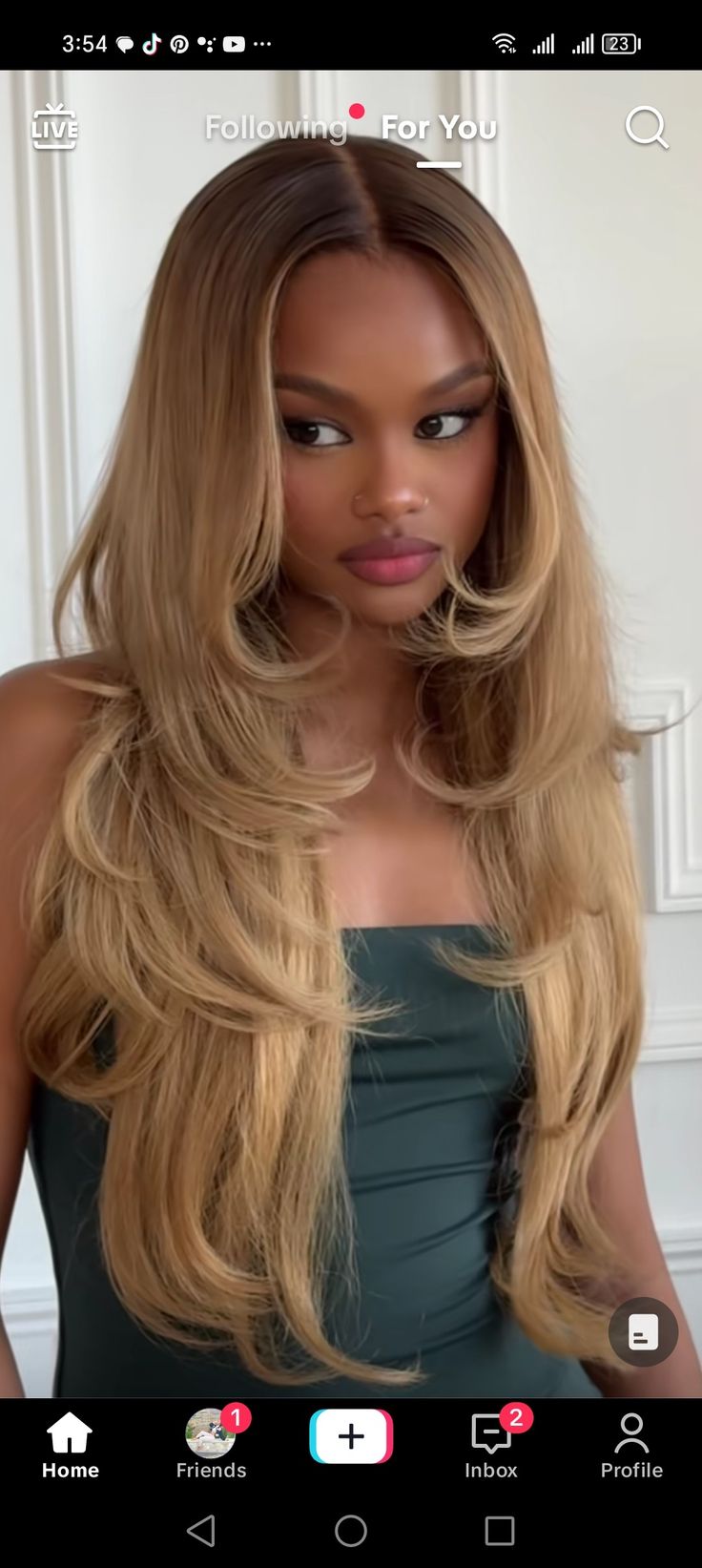 Layers Blonde Layers Black Women, Honey Blonde With Curtain Bangs, Wigs Honey Blonde, Layer Lace Front Wig, Curtain Bangs Long Hair Layers Wig, Middle Bangs With Layers, Blondewigs For Black Women, Layer Wigs For Black Women, Winter Hair Colors Black Women