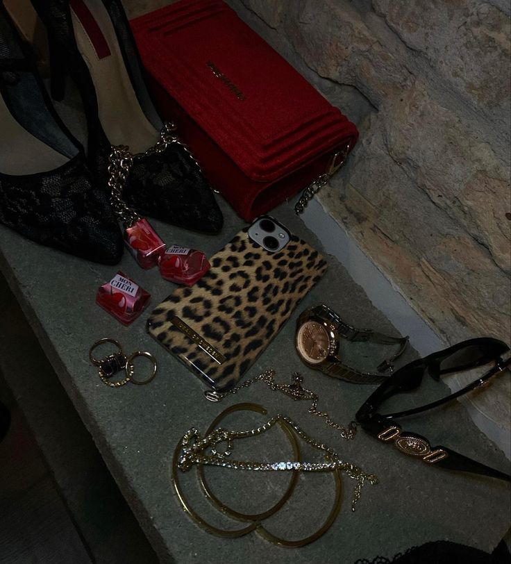 Mon cherry red aesthetic dark aesthetic femme fatale rockstar girlfriend dark feminine vampire vibes gold jewellery luxury luxe aesthetic leopard print lace heels La Grunge Aesthetic, Mob Wife Aesthetic, Wife Aesthetic, Fran Fine, Mob Wives, Mob Wife, Dark Feminine Aesthetic, Mia 3, Mötley Crüe