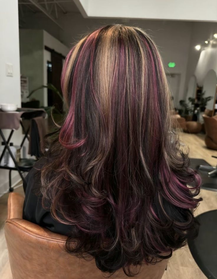 Red Hair With Blonde And Pink Highlights, Curly Dyed Highlights, Cool Hair Dye Ideas Curly Hair, Purple And Blonde Curly Hair, Dark Red And Blonde Highlights, Hairdye Inspo Curly Hair, Purple Highlights Straight Hair, Dark Red Hair With Pink Highlights, Dark Blonde Hair With Purple Highlights