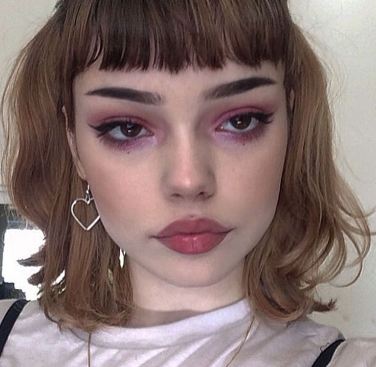 ✰ xhoneycloudsx ✰ Straight Brow Makeup, Soft Eyebrows, Goth Eyebrows, Short Eyebrows, Shave Eyebrows, Straight Eyebrows, Straight Brows, Short Grunge Hair, Edgy Makeup