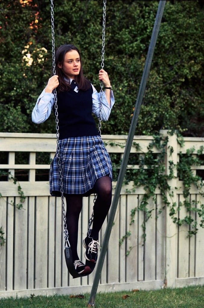 Rory's Chilton uniform in the Gilmore Girls Rory Gilmore Style, Gilmore Girls Outfits, Team Logan, Gilmore Girl, Alexis Bledel, Estilo Preppy, Chuck Norris, Rory Gilmore, Gilmore Girls