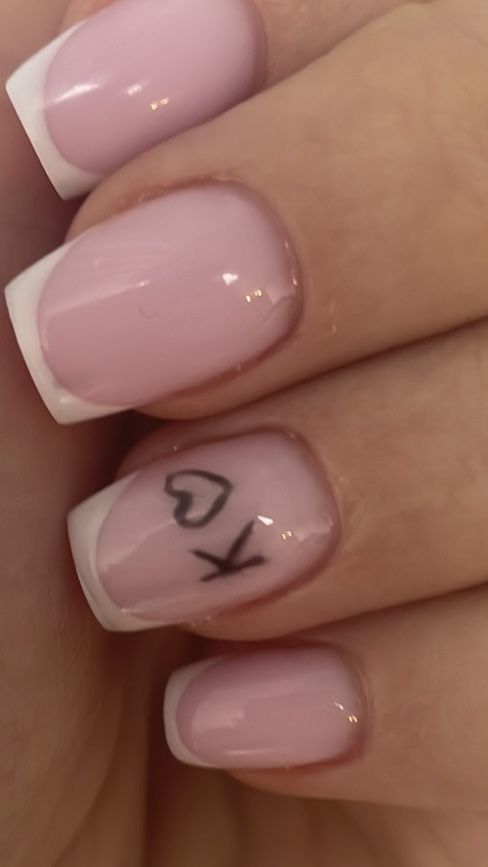 Letter K Initial Nails, Nails With The Letter K On Them, Short Nails With Letters Initials, Nails K Initial, Letter K On Nails, Nails With A K Initial, Letter K Nails, K Nails Initial, Nails With Letter A Initial