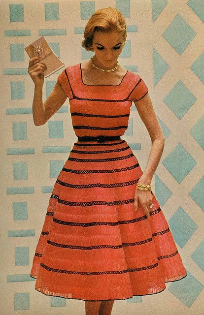 Vintage frockage  | More fashion lusciousness here: http://mylusciouslife.com/photo-galleries/historical-style-fashion-film-architecture/ Mode Tips, Look Retro, Casual Styles, Retro Mode, Victoria Secrets, Vestidos Vintage, 1950s Dress, Moda Vintage, Look Vintage