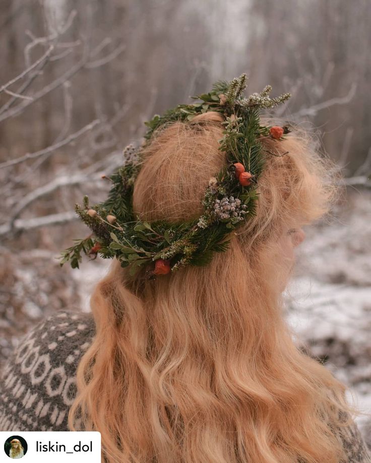 Nature Crown, Cottagecore Winter, Winter Cottagecore, Cottagecore Christmas, Forest Wood, Christmas Town, Nature Forest, Old Fashioned Christmas, Cottagecore Aesthetic