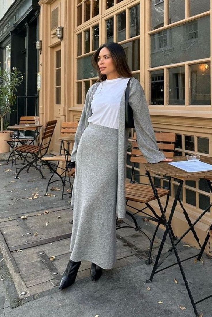 Knit Maxi Skirt Outfit, Skirt And Cardigan Outfit, Duster Cardigan Outfit, Duster Outfit, What To Wear In Paris, Marianna Hewitt, Simple Fall Outfits, Streets Of Paris, Maxi Skirt Outfits