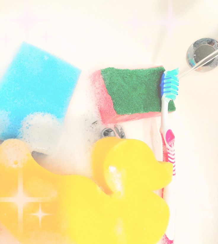 A picture with soft colors, there is a duck sponge, a blue sponge and a pink sponge. There's also a toothbrush. The water is touching a tip of the toothbrush. The picture itself represents the aesthetic cleancore. Low Cleancore, Bubble Bath Aesthetic, Clean Core, Moodboard Images, Dove Soap, Safe With Me, Bath Aesthetic, Frutiger Aero, Pretty Images