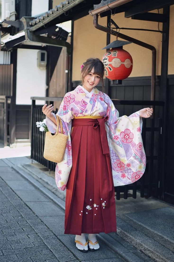 Japanese New Year Kimono, New Years Clothes, New Year Kimono, Japanese New Year, Kimono Japan, Traditional Kimono, Old Fashion Dresses, Aesthetic Japan, Kimono Style