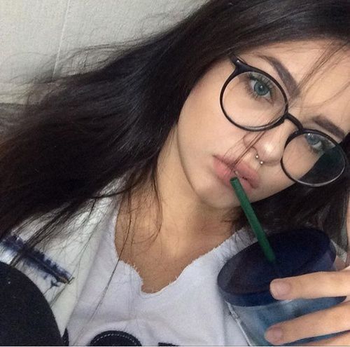 Liza Soberano No Make Up, Goddess Bras, Cute Glasses Frames, Glasses Inspiration, Glasses Trends, Womens Glasses Frames, Cute Glasses, Girls With Glasses, Eye Wear Glasses